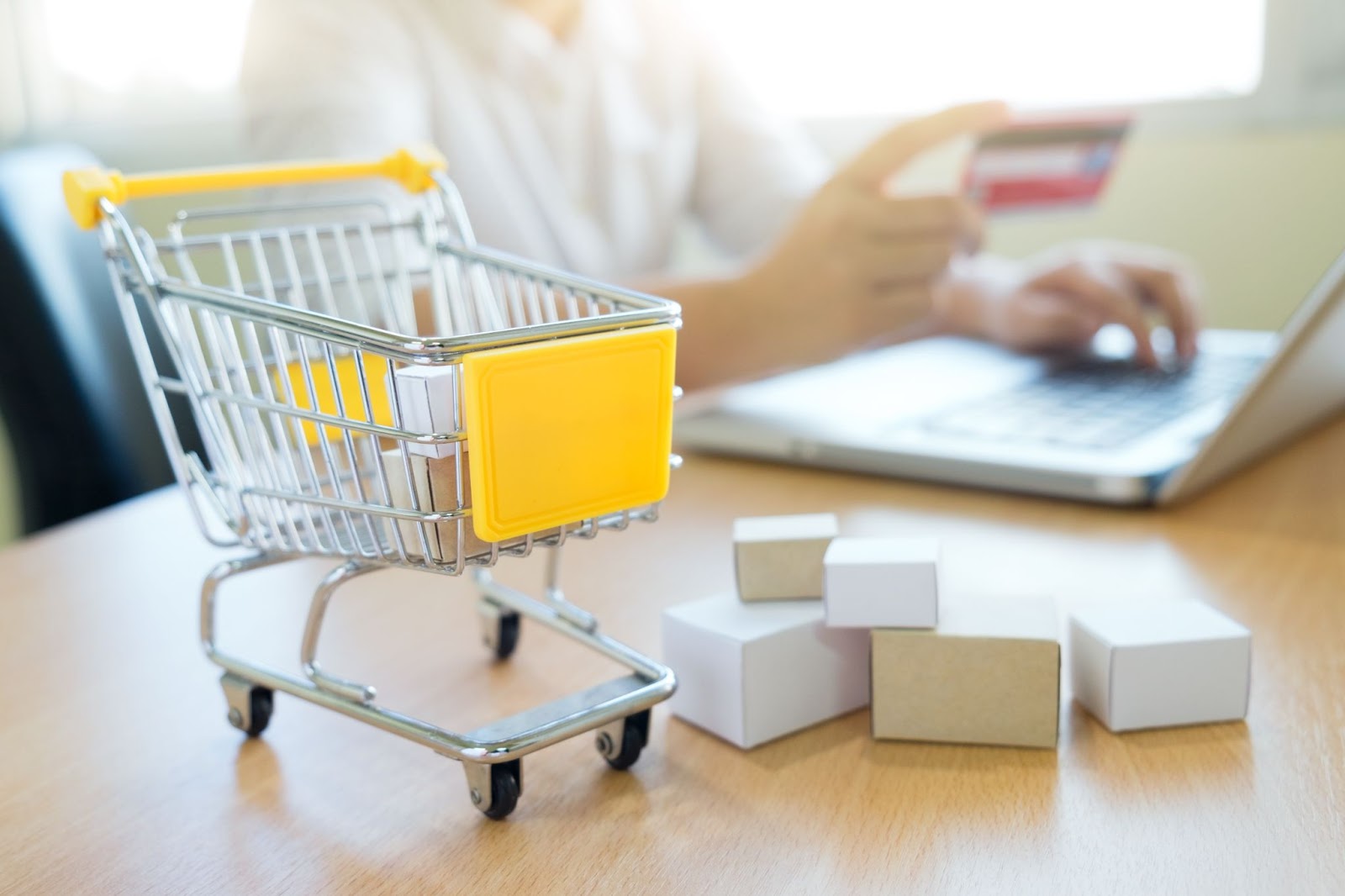 Top 12 Must-Have Features for a High-Converting Shopify Store